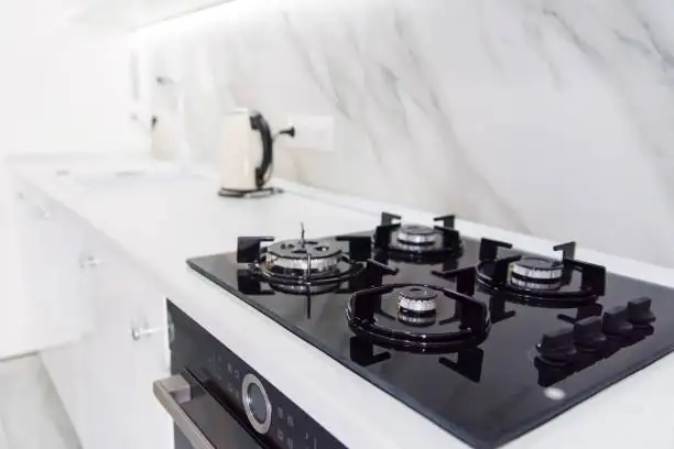 R�paration de votre cuisini�re ou de vos plaques de cuisson � Marseille - Le Rove, en atelier ou directement chez vous